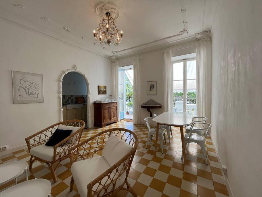 Beautiful Garden Apartment Steps From The Beach Menton Bagian luar foto