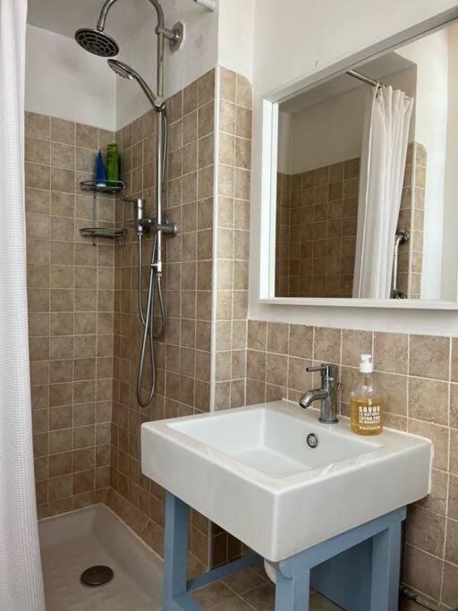 Beautiful Garden Apartment Steps From The Beach Menton Bagian luar foto