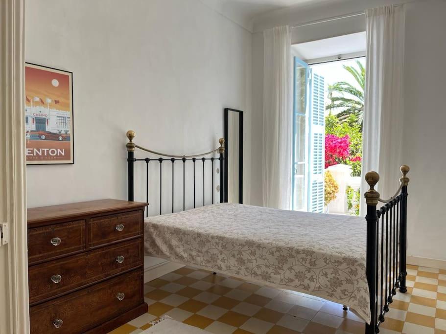 Beautiful Garden Apartment Steps From The Beach Menton Bagian luar foto